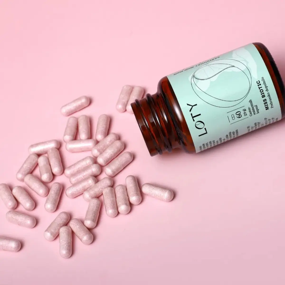 LOTY MISS BIOTIC je probiotik za ženske z 17 mrd mlečnokislinskih bakterij, D-manozo in brusnico v gastrorezistentnih kapsulah. Podpri intimno ravnovesje.