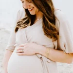 Blisslets Sofia Duo zapestnica proti slabosti deluje z nežnim pritiskom na akupresurno točko P6 in pomaga lajšati slabost brez zdravil.